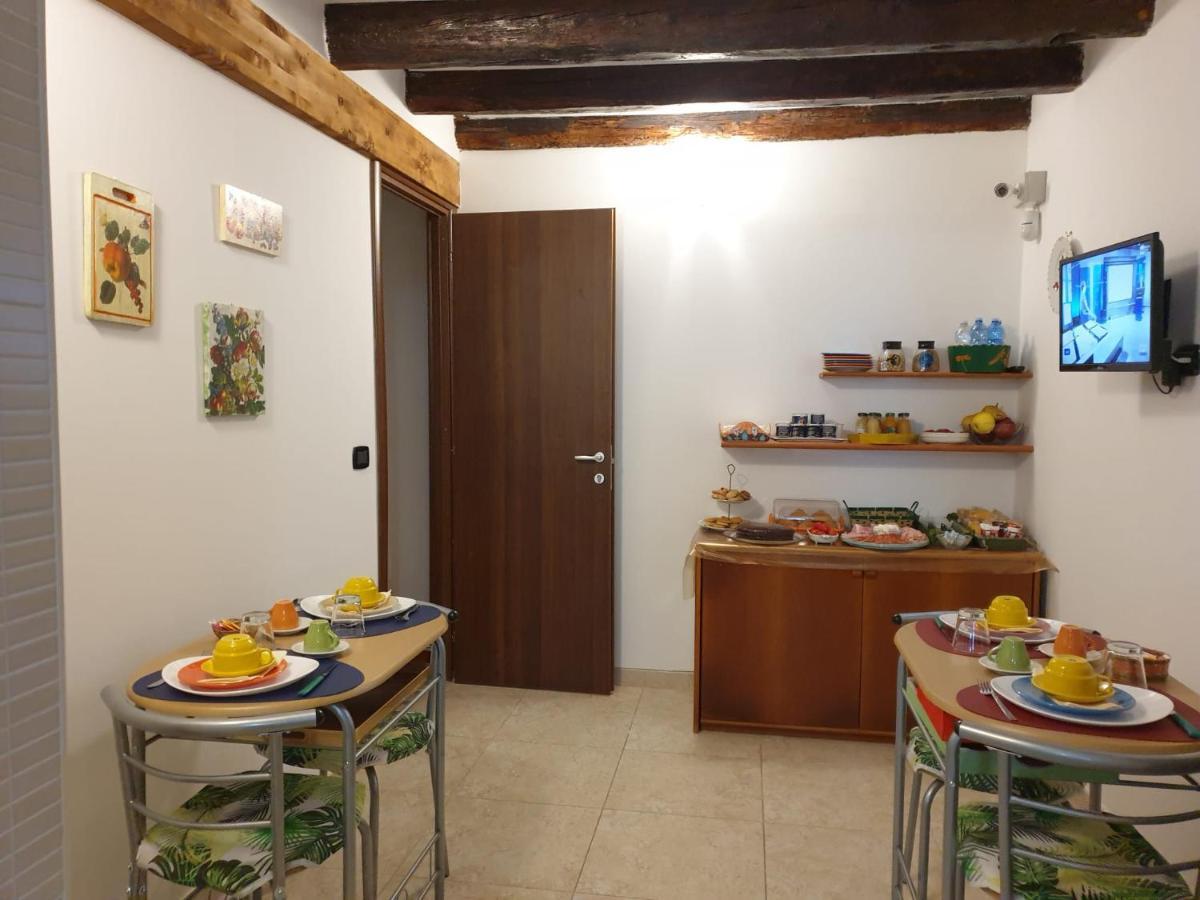 シッラ Il Borgo Bed & Breakfast エクステリア 写真