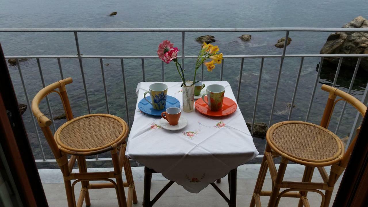 シッラ Il Borgo Bed & Breakfast エクステリア 写真